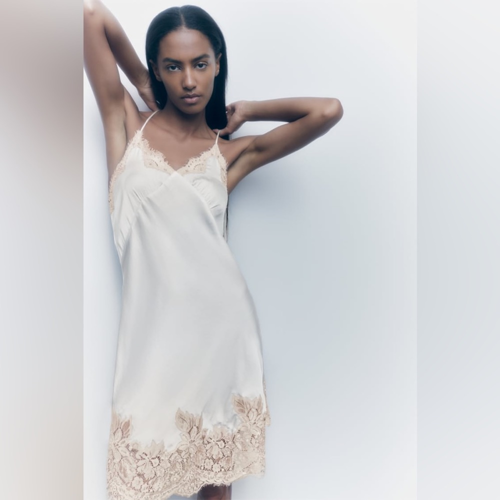 S. Zara CONTRASTING LACE DRESS